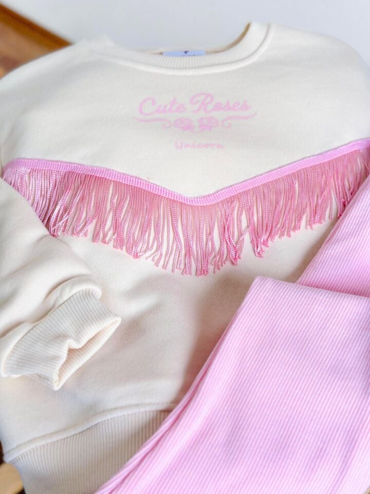 Püsküllü Pembe Takım 4-5 YAŞ