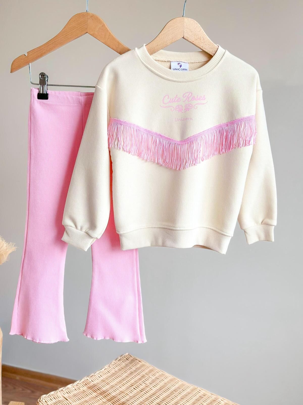 Püsküllü Pembe Takım 4-5 YAŞ