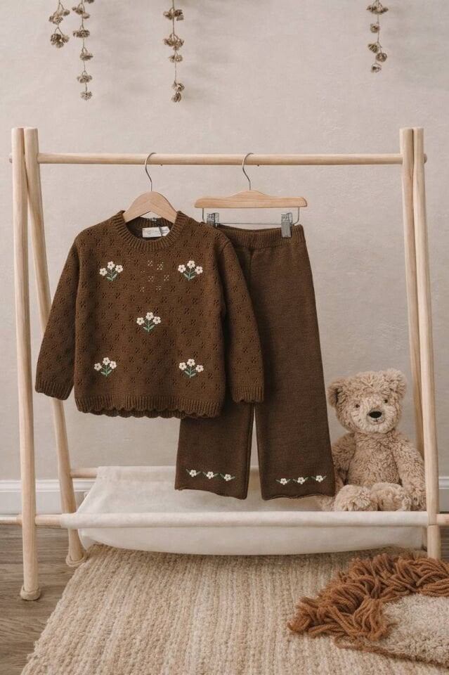 Triko Çicekli Takım 9-10 YAŞ