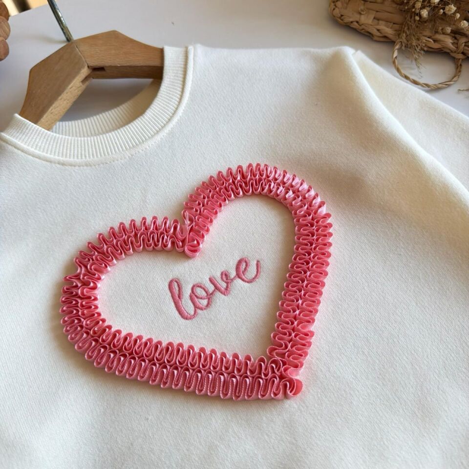 Love Baskılı Nakışlı Takım 7-8 YAŞ