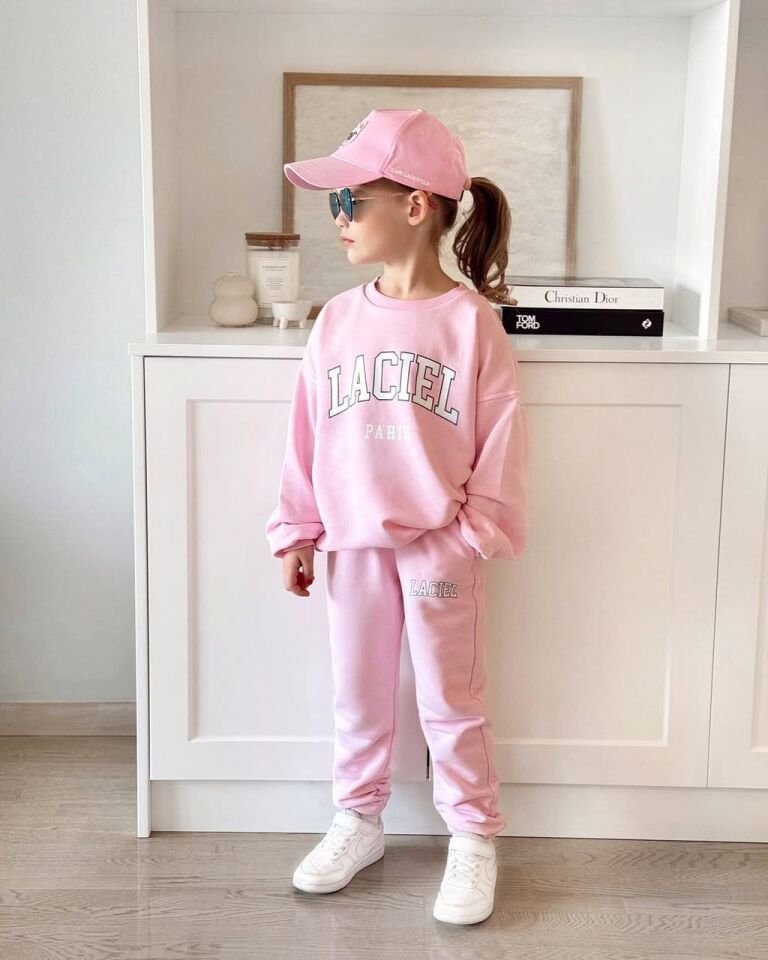 Laci'el Paris Pembe Takım