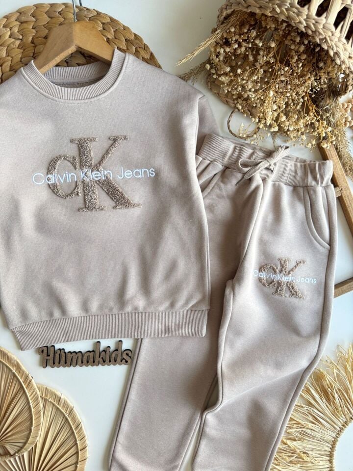 Ck Süzene Krem Takım 4-5 YAŞ